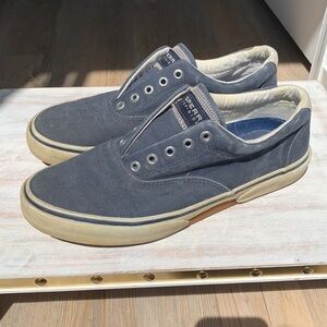 Sperry Topsider slip on sneakers